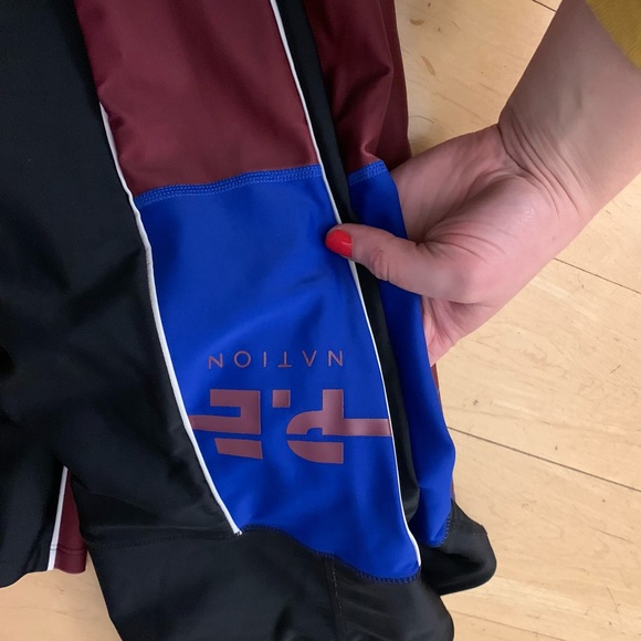 PE NATION Limits Legging Black/maroon - Picture 2 of 6